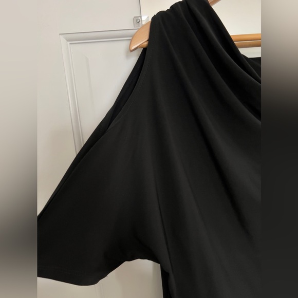 For Cynthia L cold shoulder peplum blouse - Picture 3 of 3